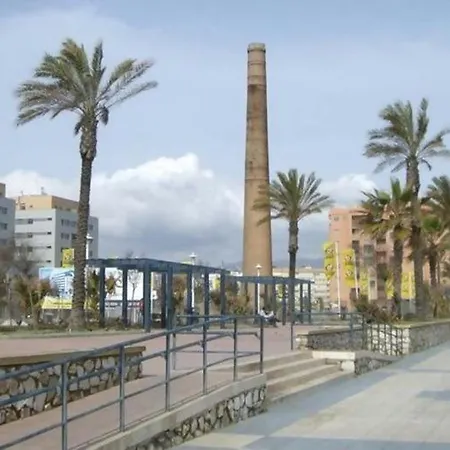 La Caramba Amplio En La Playa * Malaga